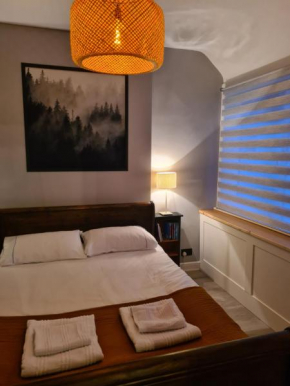 Peebles High Street Apartment